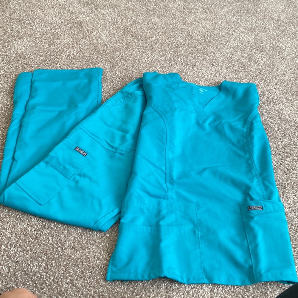 Sanibel teal scrubs in small